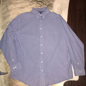 Men’s gently used Roundtree and Yorke Button Down
